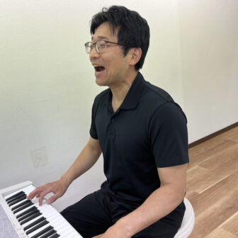 尼崎市武庫之荘初心者専用アコースティックギター、ウクレレ、ピアノ教室