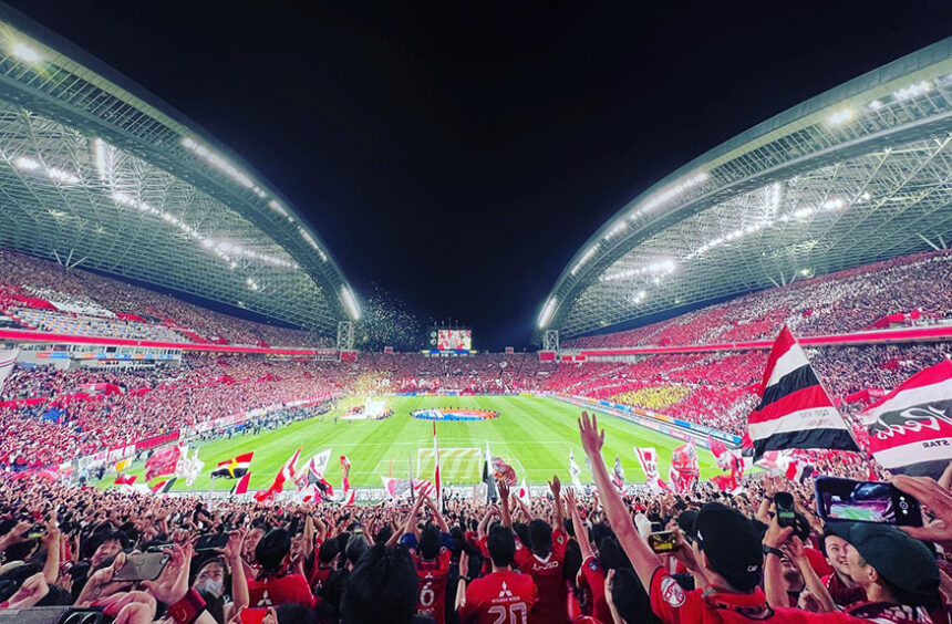 フットボールの情熱と歌声のチカラ